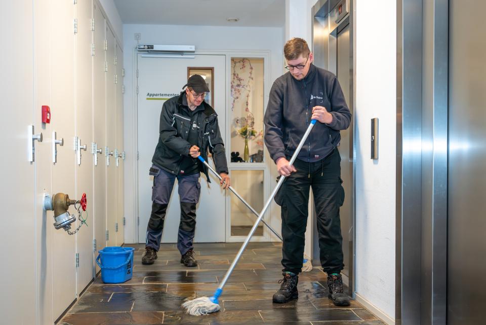 Begeleidt werken in de schoonmaak 